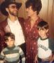Familiebilde fra ca 1978: Virginia og Bill Thorp, gutane Brian og ?? (Facebook 2018)